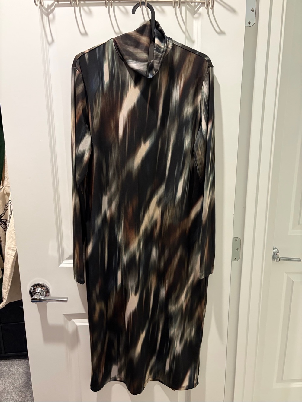 H&M Long Sleeve Turtleneck Dress in Black and Brown Abstract Print